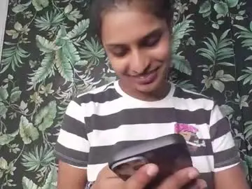 Indianpandora  live sex cam