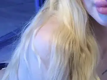 Karmaarms  live sex cam