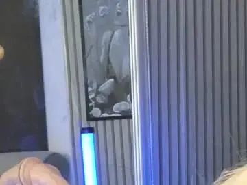 Karmaarms  live sex cam