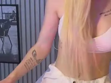 Karmaarms  live sex cam