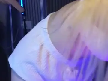 Karmaarms  live sex cam
