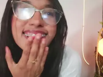 Luna_valen  live sex cam