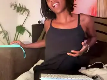 Maddieroseee  live sex cam