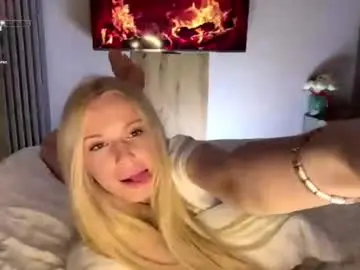 Moonavellle_  live sex cam