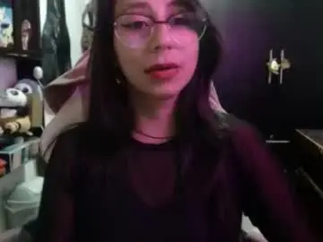 Kateeen18  live sex cam