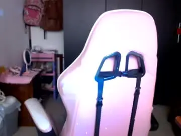 Kateeen18  live sex cam