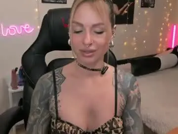 Lerika_moore  live sex cam