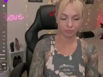 Lerika_moore  live sex cam