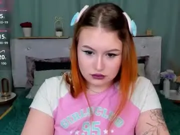 Milanaxhoney69  live sex cam