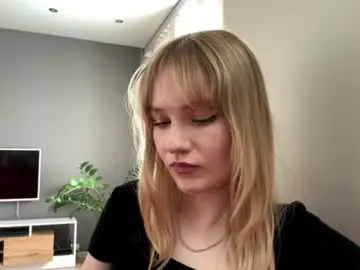 Piastonesifer  live sex cam