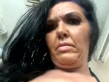 Sexylilbrunettemilf  live sex cam