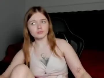 Elinavale  live sex cam