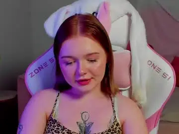 Elinavale  live sex cam