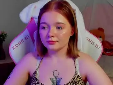Elinavale  live sex cam