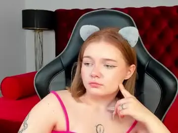 Elinavale  live sex cam