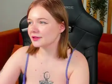 Elinavale  live sex cam