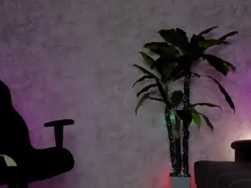 Kaow65  live sex cam