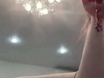 Lucibeveridge  live sex cam