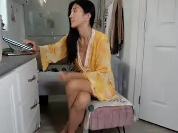 Skinnyasianmilf  live sex cam