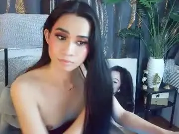 Itsme_kat  live sex cam