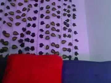 Sara_blue22  live sex cam