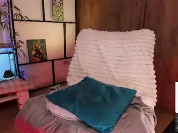 Solosara8  live sex cam