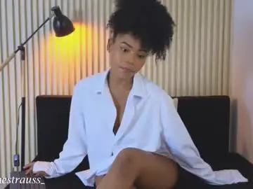 Vanestrauss  live sex cam