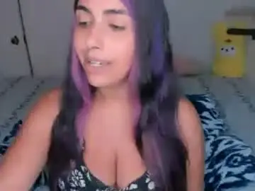 Xocurvyrae  live sex cam