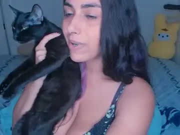 Xocurvyrae  live sex cam