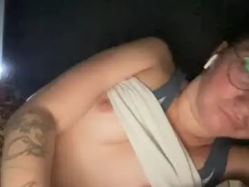 Bobwig4  live sex cam