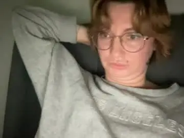 Bobwig4  live sex cam