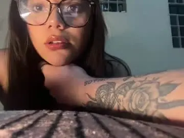 Cherryluna02  live sex cam