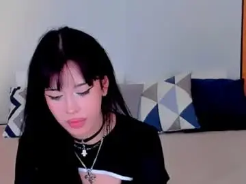 Crystall0ve  live sex cam