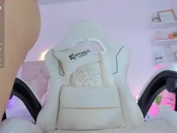 Little_sweet_18  live sex cam