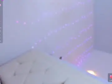 Little_sweet_18  live sex cam