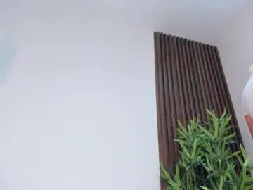 Mia_jonnes18  live sex cam