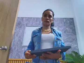 Pamela_wolf_  live sex cam