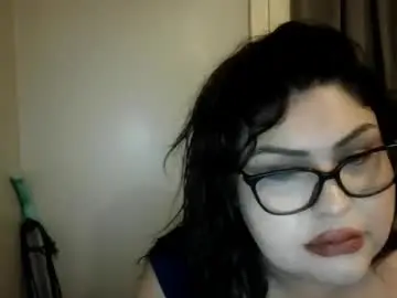Queenmo90  live sex cam