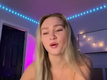 Brianaboo  live sex cam