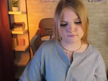 Emily_coyness  live sex cam