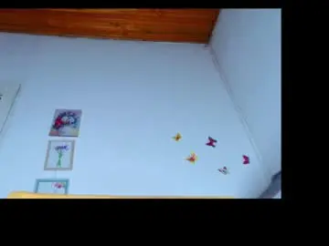 Emmawuilian  live sex cam