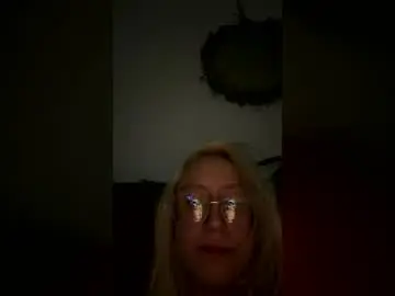 Hornyvirgnewbie  live sex cam