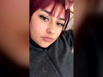 Julietmanson  live sex cam