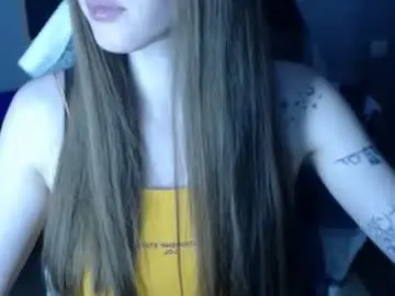 Kittylovemoon  live sex cam