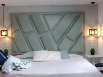 Mia_turner18  live sex cam