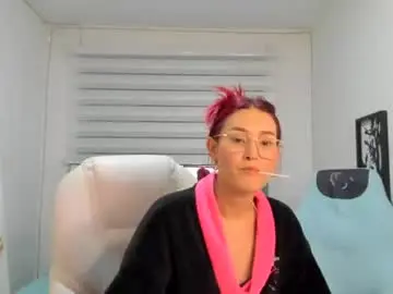 Naomy_hot04  live sex cam