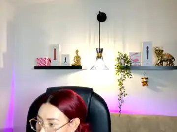 Naomy_hot04  live sex cam