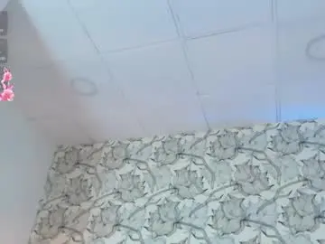 Venusandrea29  live sex cam