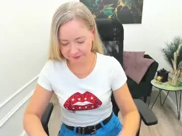 Charlottekerti  live sex cam