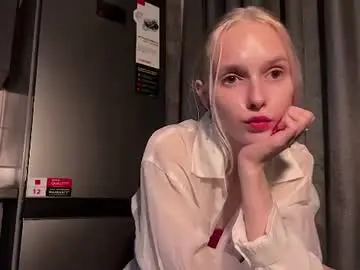 Elinorhogle  live sex cam